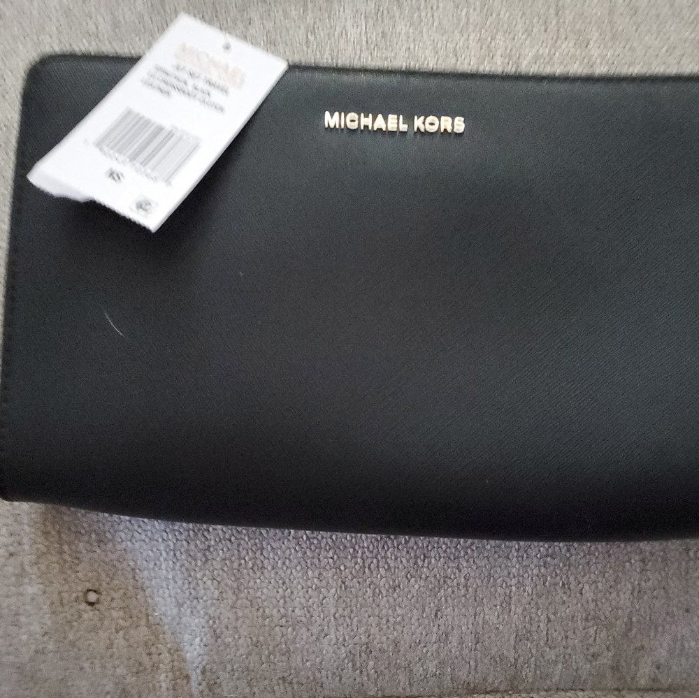 Michael kors crossbody